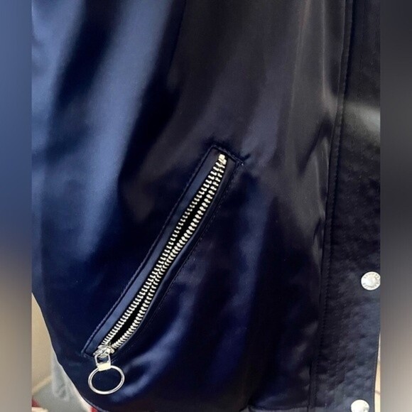 Express Bomber Jacket Size Small with Super Soft Interior - Picture 4 of 7